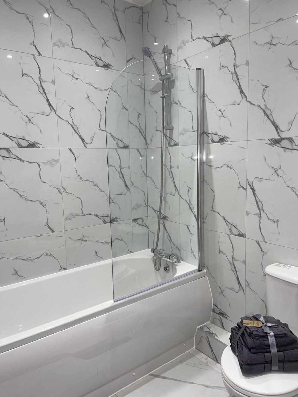 2 Bedroom Apartment - Flitwick - Contractor Friendly - Tourist Ready - Full Kitchen - Wifi - Smart Tv - Sofa Bed - Free Parking - Ideal For Short Or Long Stays Екстериор снимка
